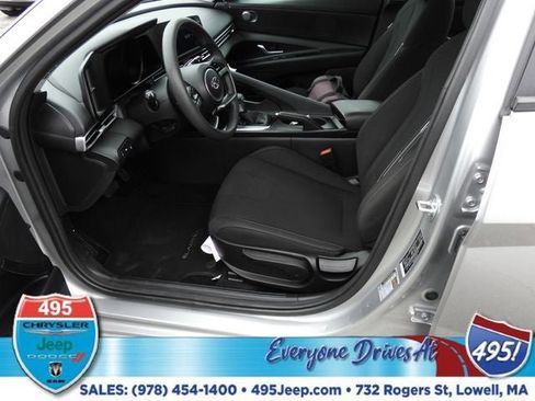 Used 2023 Hyundai Elantra SEL FWD image 16