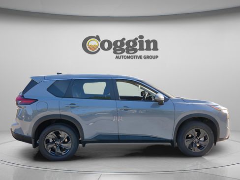New 2026 Nissan Rogue SV w/ Cold Weather Package FWD image 6