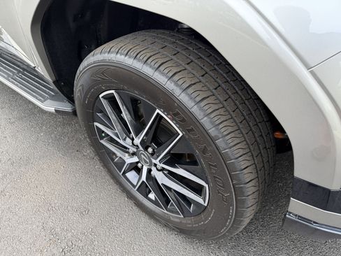 Used 2026 Lexus GX 550 AWD/4WD image 11