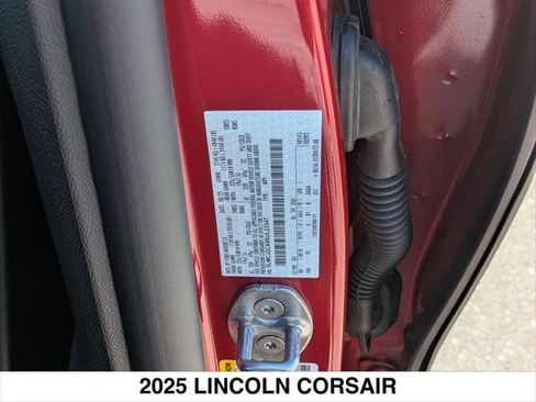 New 2025 Lincoln Corsair Reserve image 15