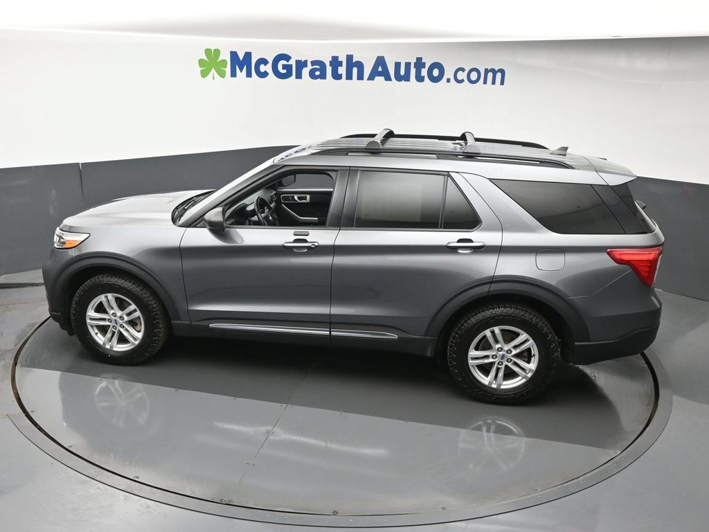 Used 2023 Ford Explorer XLT AWD/4WD image 25
