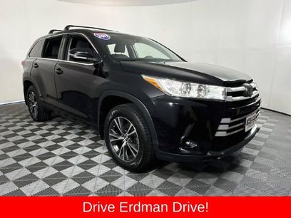 Used 2017 Toyota Highlander LE