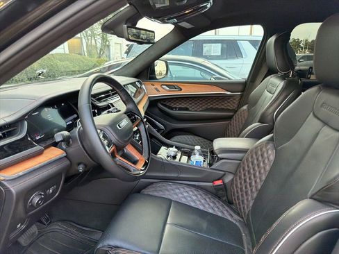 Used 2024 Jeep Grand Cherokee L Summit AWD/4WD image 2
