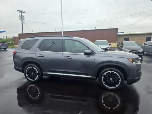 New 2026 Honda Pilot image 2