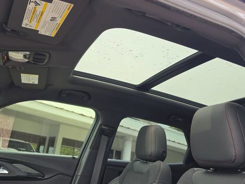 Used 2021 Chevrolet TrailBlazer RS w/ Sun and Liftgate Package FWD image 31