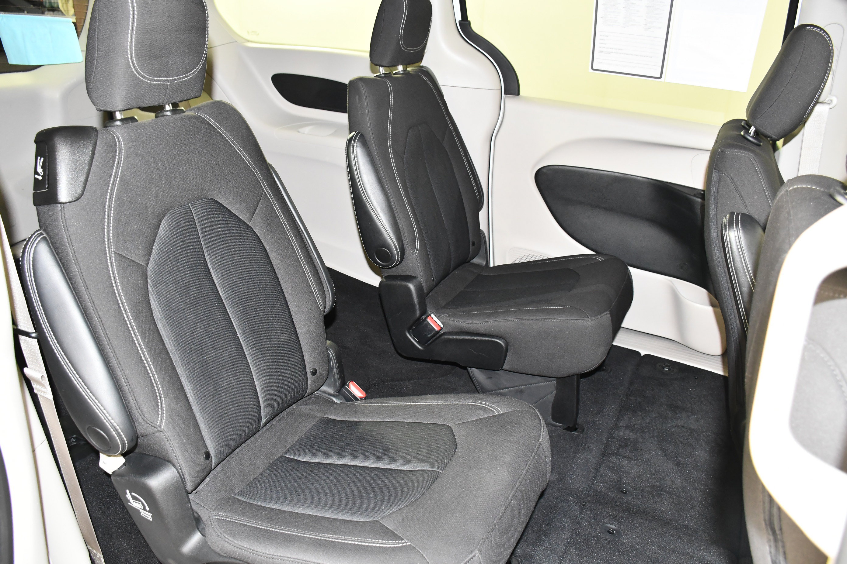 Used 2023 Chrysler Voyager LX FWD image 43