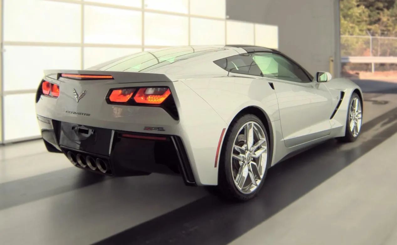 Used 2016 Chevrolet Corvette Stingray Coupe w/ 2LT Preferred Equipment Group RWD image 7