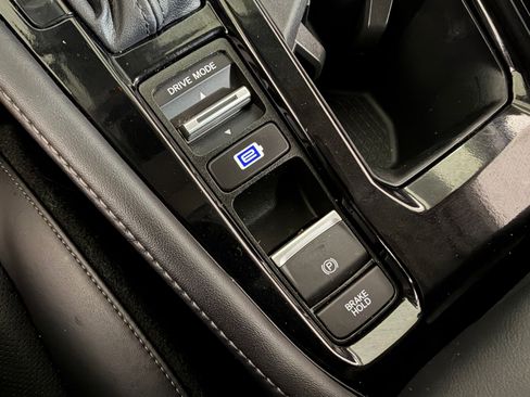 Certified 2024 Honda Accord Touring image 24