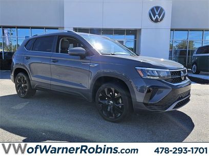 Used 2022 Volkswagen Taos SE w/ Panoramic Sunroof Package