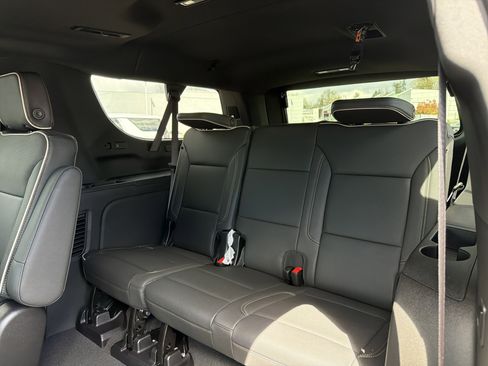 New 2026 Chevrolet Suburban Premier image 12