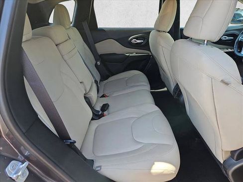 Used 2016 Jeep Cherokee Latitude w/ Safety/Convenience Group FWD image 26