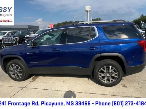 Certified 2023 GMC Acadia SLE w/ Driver Convenience Package image 8