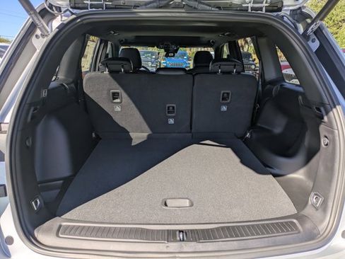 New 2025 Jeep Grand Cherokee Altitude image 11