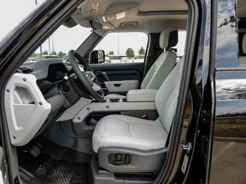 New 2026 Land Rover Defender 110 S AWD/4WD image 4