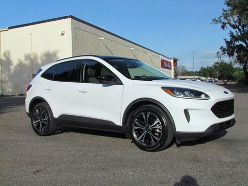 Used 2022 Ford Escape SE w/ SE Sport Appearance Package FWD image 16