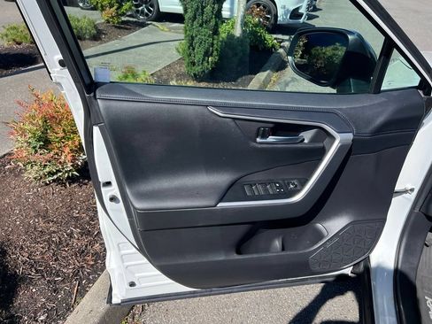 Certified 2020 Toyota RAV4 XSE AWD/4WD image 11