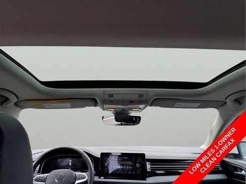 Used 2025 Volkswagen Jetta SE w/ Sunroof Package FWD image 21