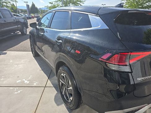 New 2025 Kia Sportage LX image 4