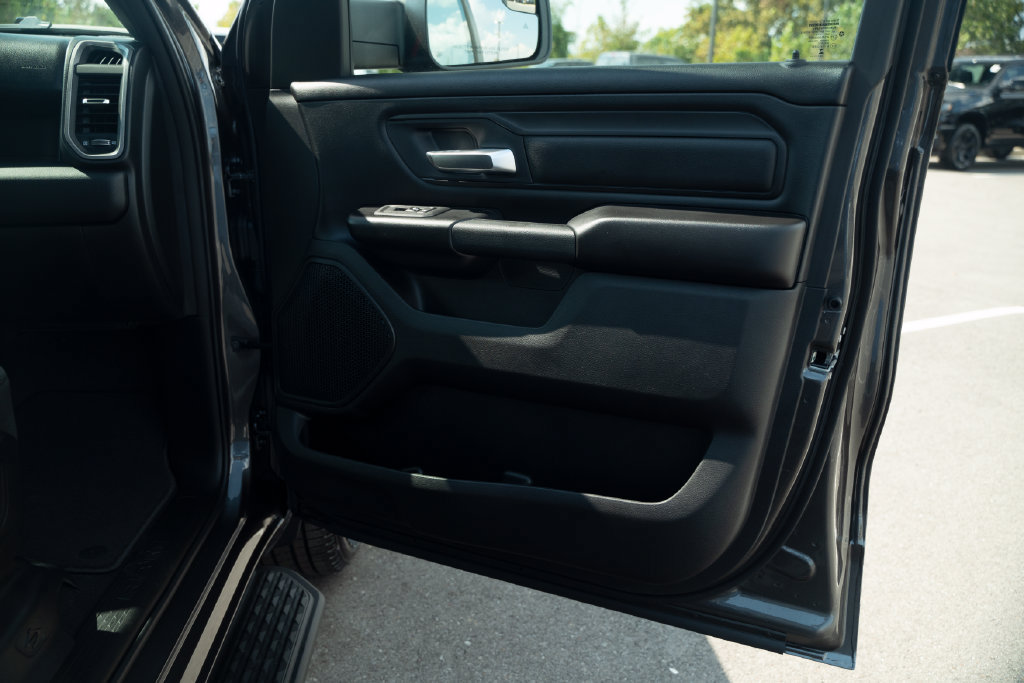 New 2027 RAM 1500 Express AWD/4WD image 18