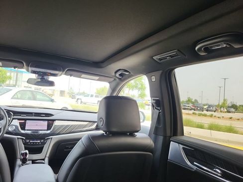 Used 2025 Cadillac XT6 Premium Luxury AWD/4WD image 12