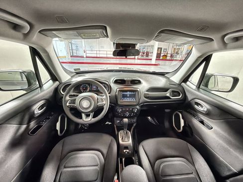 Used 2019 Jeep Renegade Latitude image 22