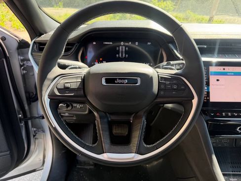 New 2026 Jeep Grand Cherokee Altitude AWD/4WD image 8