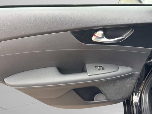 Used 2023 Kia Forte GT-Line w/ GT-Line Premium Package image 17