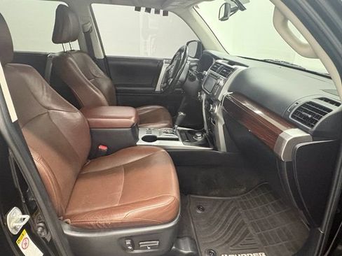 Used 2016 Toyota 4Runner Limited AWD/4WD image 38