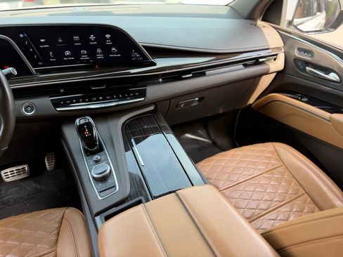 Used 2023 Cadillac Escalade ESV Premium Luxury AWD/4WD image 45