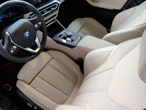 Certified 2023 BMW 330i Sedan w/ Premium Package image 17