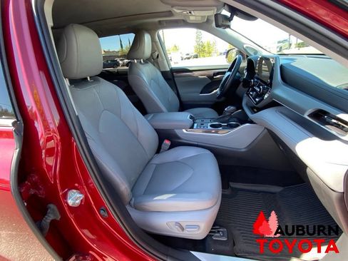 Used 2023 Toyota Highlander Platinum AWD/4WD image 17