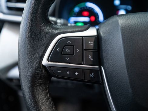 Used 2024 Toyota Sienna XLE image 19