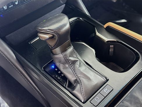 Used 2024 Lexus ES 300h Ultra Luxury image 20