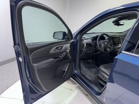 Used 2023 Chevrolet Traverse LT image 10