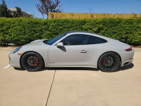 Used 2018 Porsche 911 Carrera GTS image 2