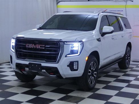 Used 2022 GMC Yukon XL AT4 image 6