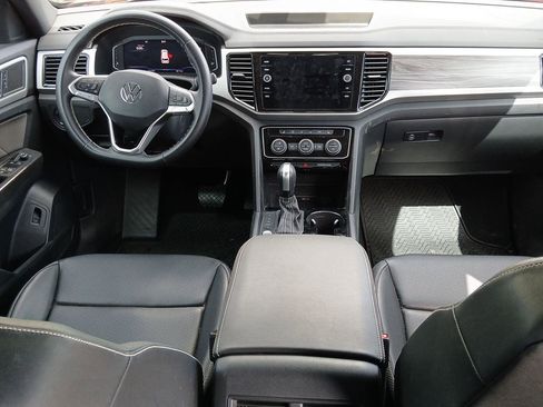 Used 2023 Volkswagen Atlas Cross Sport SE w/ Black Wheel Package image 12