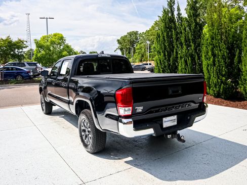 Used 2021 Toyota Tacoma SR5 RWD image 8
