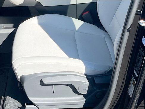 Used 2024 Hyundai Santa Fe SE image 18