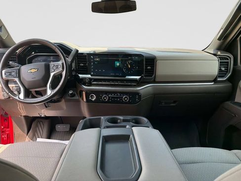 Used 2022 Chevrolet Silverado 1500 LT AWD/4WD image 17
