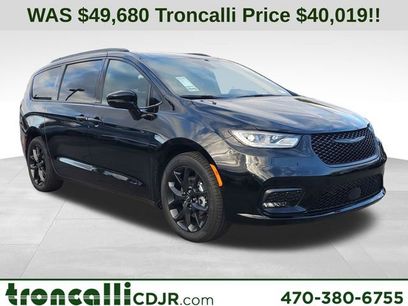 New 2026 Chrysler Pacifica Select w/ S Appearance Package