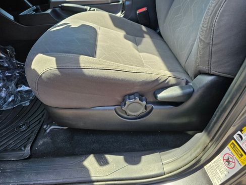 Used 2016 Toyota Tacoma TRD Off-Road AWD/4WD image 31