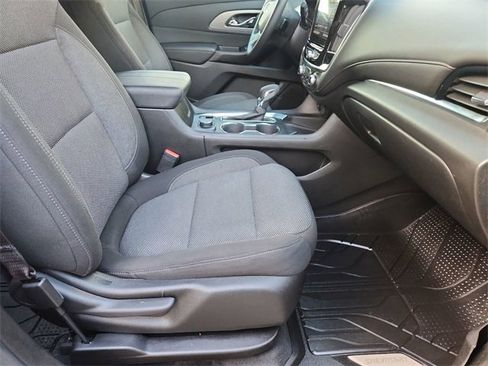 Used 2023 Chevrolet Traverse LT image 26