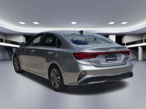 Certified 2024 Kia Forte LXS FWD image 4
