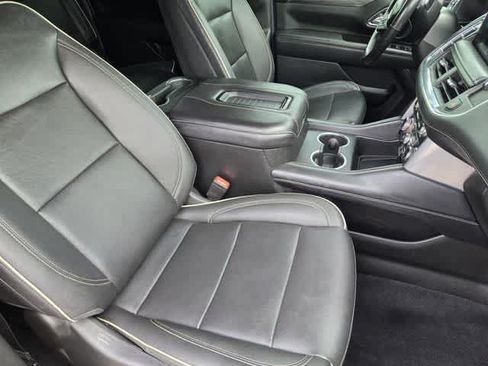Used 2022 GMC Yukon XL SLT w/ SLT Premium Package AWD/4WD image 13