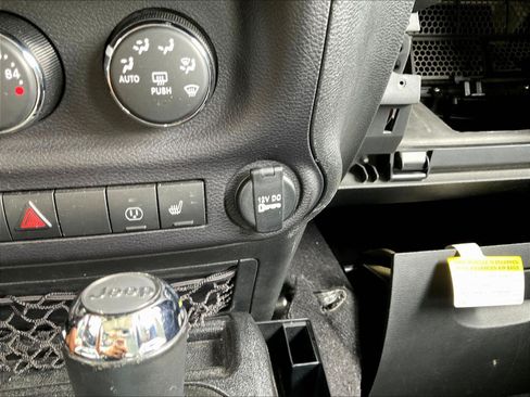 Used 2015 Jeep Wrangler Unlimited Rubicon w/ Dual Top Group AWD/4WD image 16