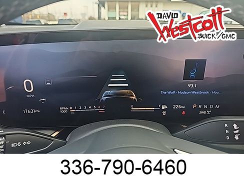 Certified 2025 Buick Envision Sport Touring image 17