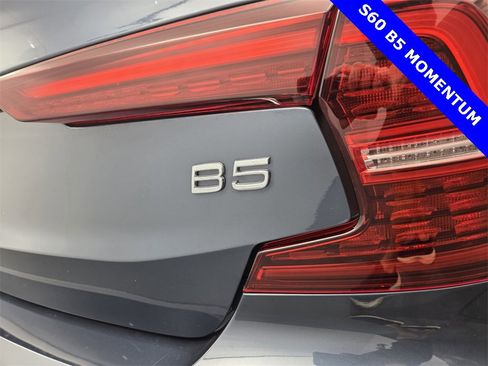 Used 2022 Volvo S60 B5 Momentum image 15