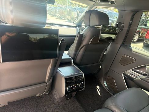 Used 2024 Land Rover Range Rover Long Wheelbase Autobiography AWD/4WD image 12