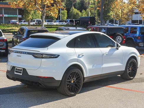 Used 2020 Porsche Cayenne image 7